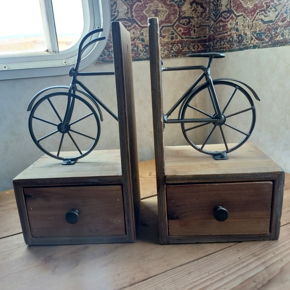 Bookends
